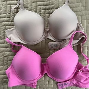 Soma bras, size 34D. Embraceable Perfect Coverage. Lightly lined.